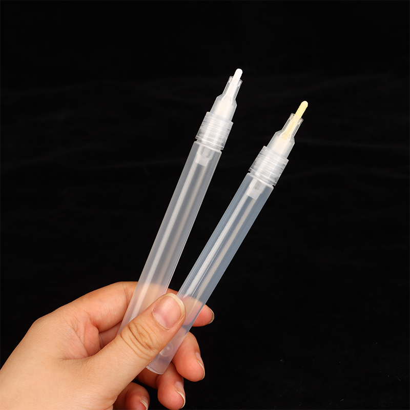 Tubo ricaricabile in plastica  - Midsole Marker Paint recensione e prezzo